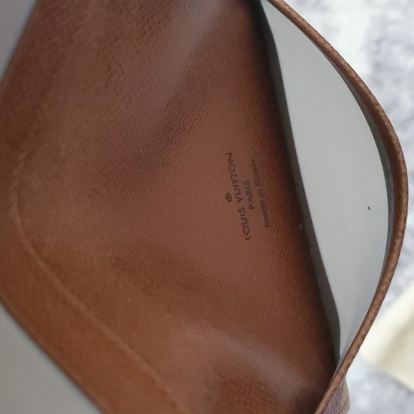 Authentic Louis Vuitton ID/Cardholder Preloved Monogram - Picture 12 of 15